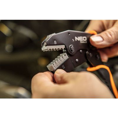 Szczypce do zaciskania końcówek tulejkowych 0,5-16mm2 (22-6 AWG) NEO 01-506 GTX (01-506)