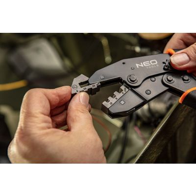 Szczypce do zaciskania końcówek tulejkowych 0,5-16mm2 (22-6 AWG) NEO 01-506 GTX (01-506)
