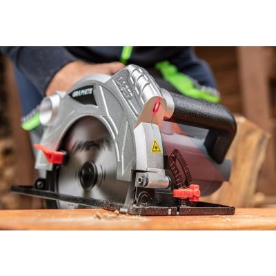 Pilarka tarczowa 1800W tarcza 210x30mm 58G493 GRAPHITE GTX (58G493)